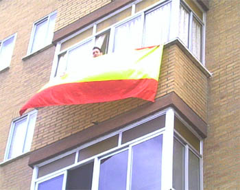Bandera 'rojigualda' ondea en Fuenlabrada.